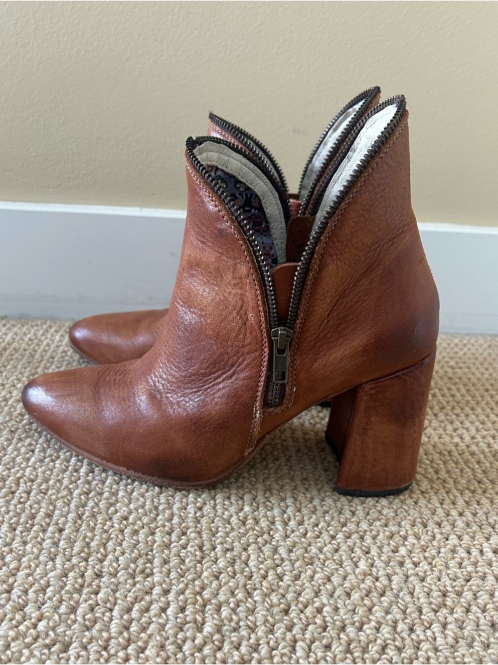 Freebird by Steven Jalessa Boot Cognac Distressed Leather Ankle Boots Size 8 - Picture 2 of 9
